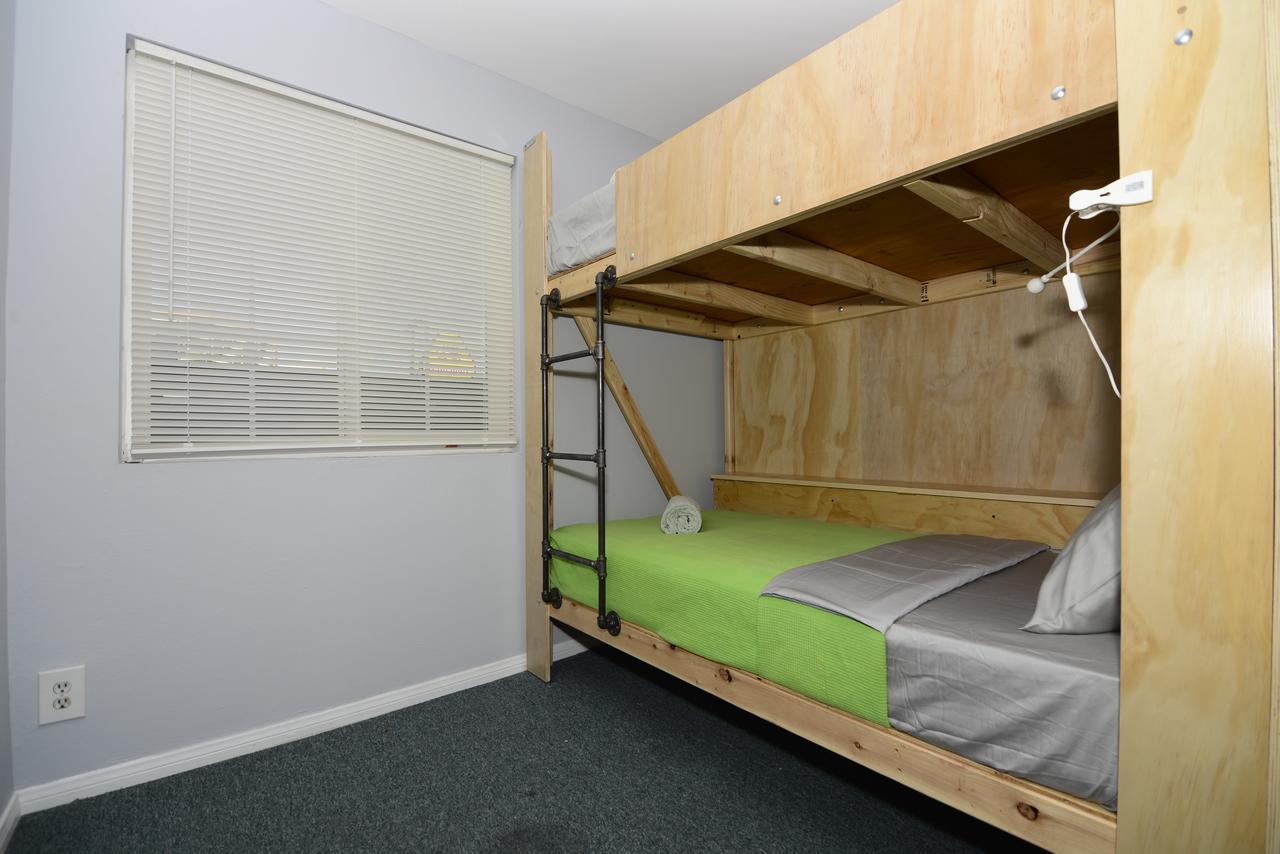 Art Boarding Hostal